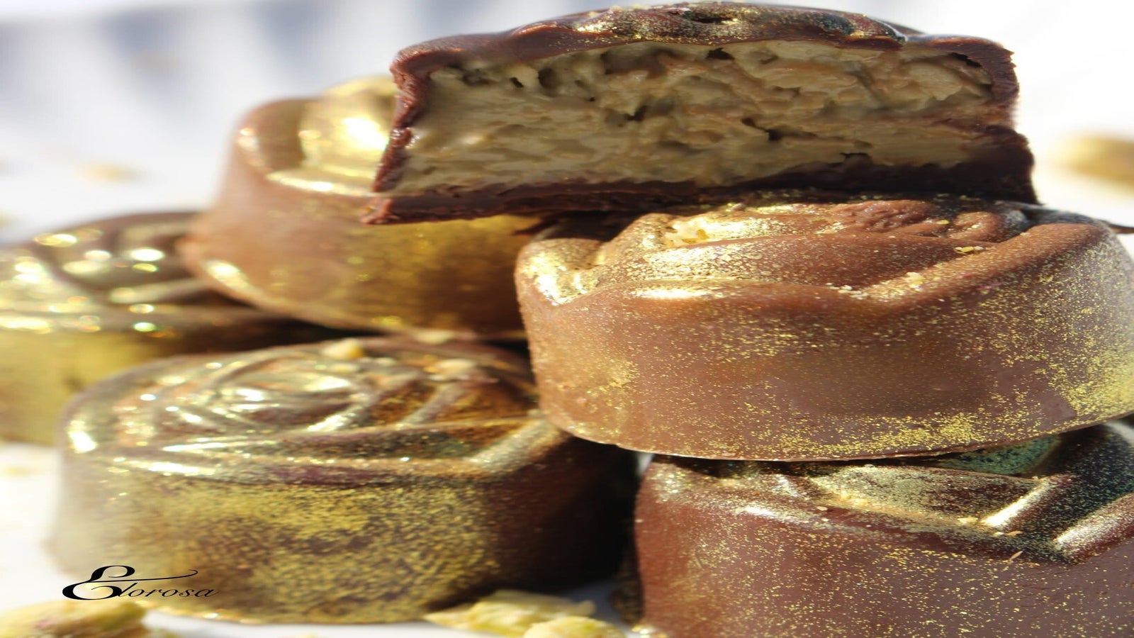 Collection D'Or Elorosa — ChocoRoyale Dubai pistache kadaïf et LotusLuxe biscuit Lotus, chocolats artisanaux premium façonnés à la main à Repentigny, Québec