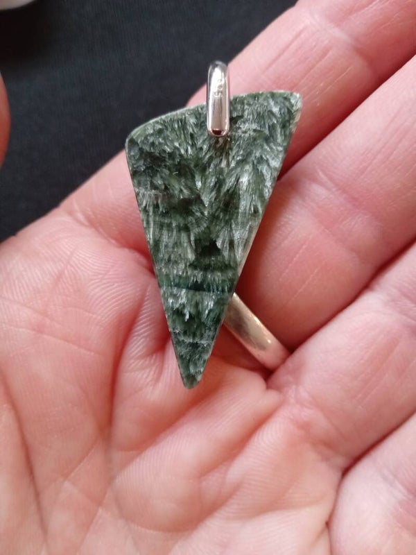 Pendentif seraphinite pointu