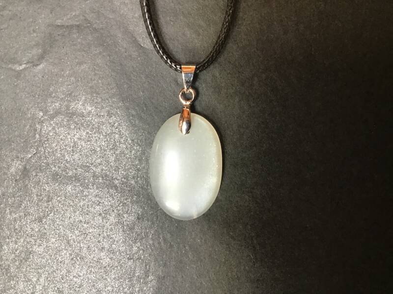 Pendentif pierre de lune | Mineraux et compagnie