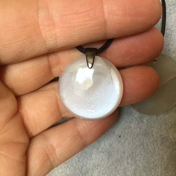 Pendentif pierre de lune rond