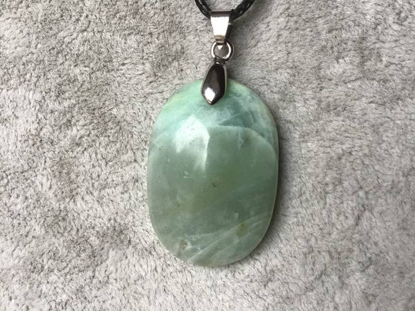 Pendentif garnierite