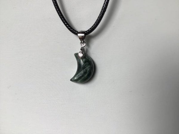 Pendentif seraphinite petit croissant de lune