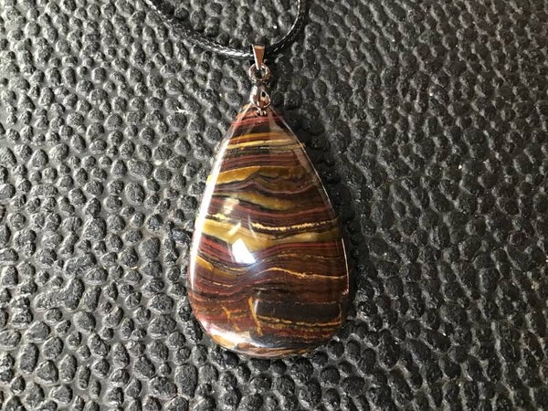 Pendentif oeil de fer goutte