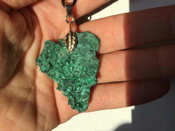 Pendentif malachite fibreuse