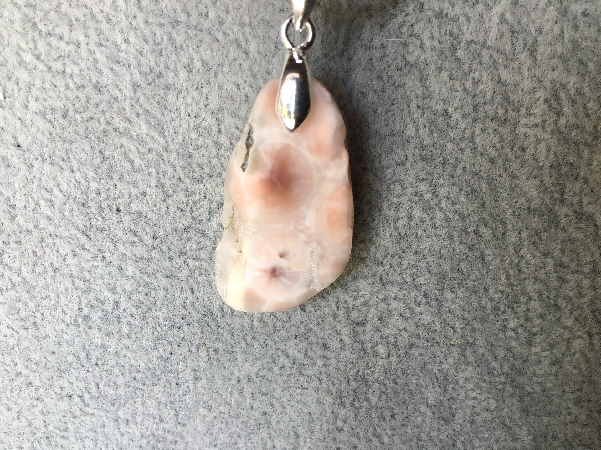 Pendentif natrolite semi brute