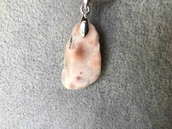 Pendentif natrolite semi brute