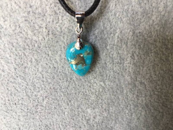 Pendentif turquoise avec pyrite