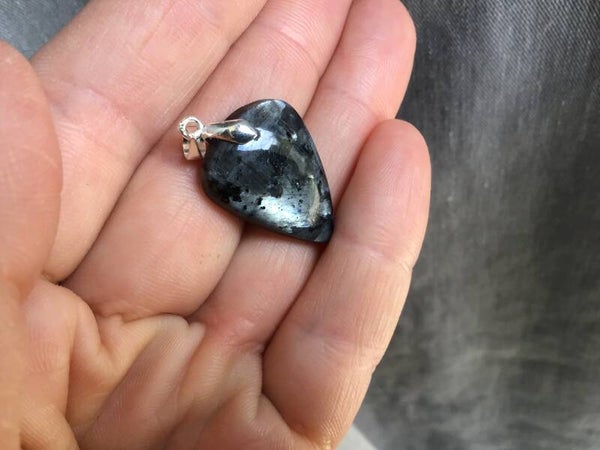 Pendentif larvikite