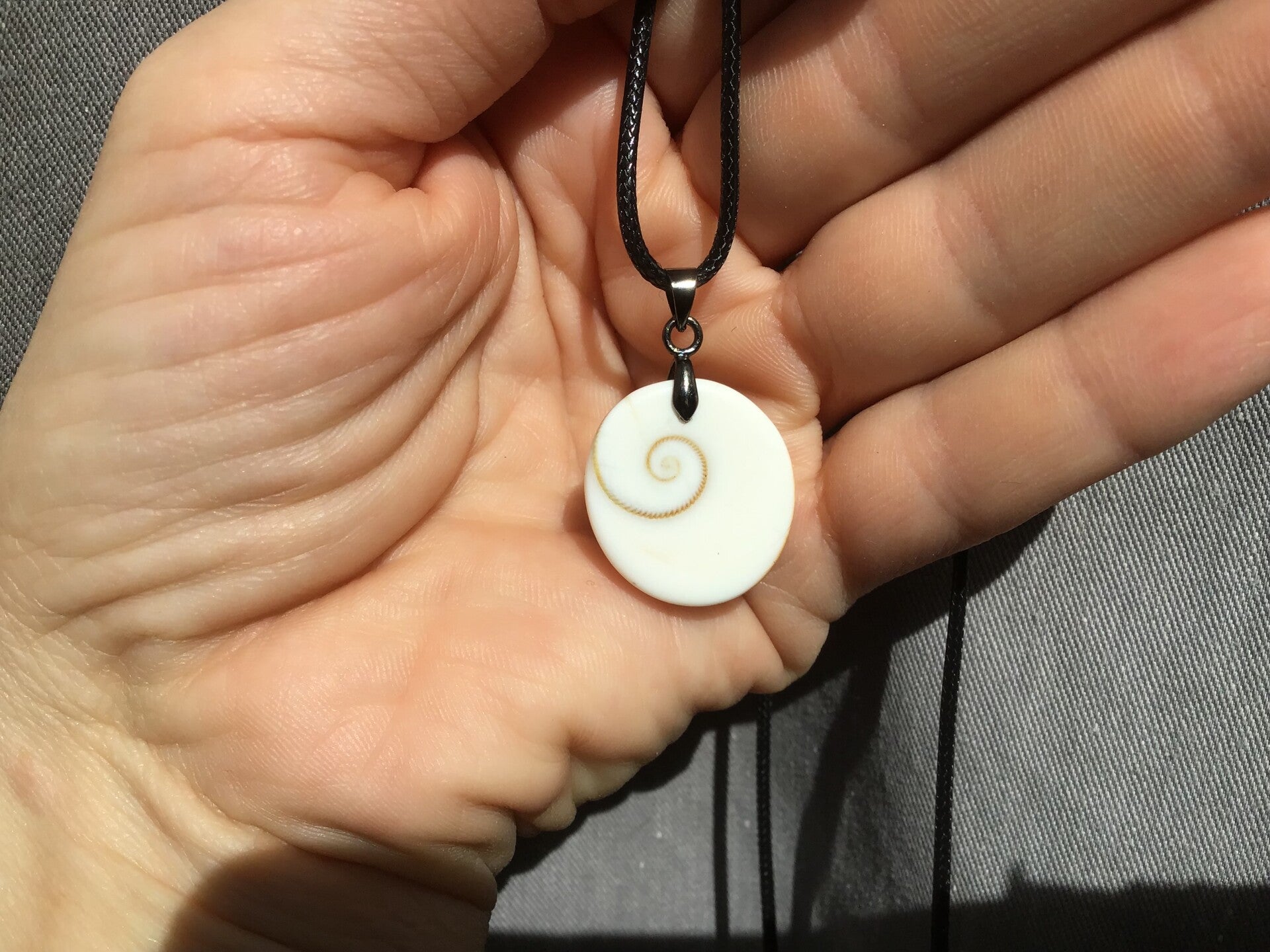 Petit pendentif oeil de Saint Lucie