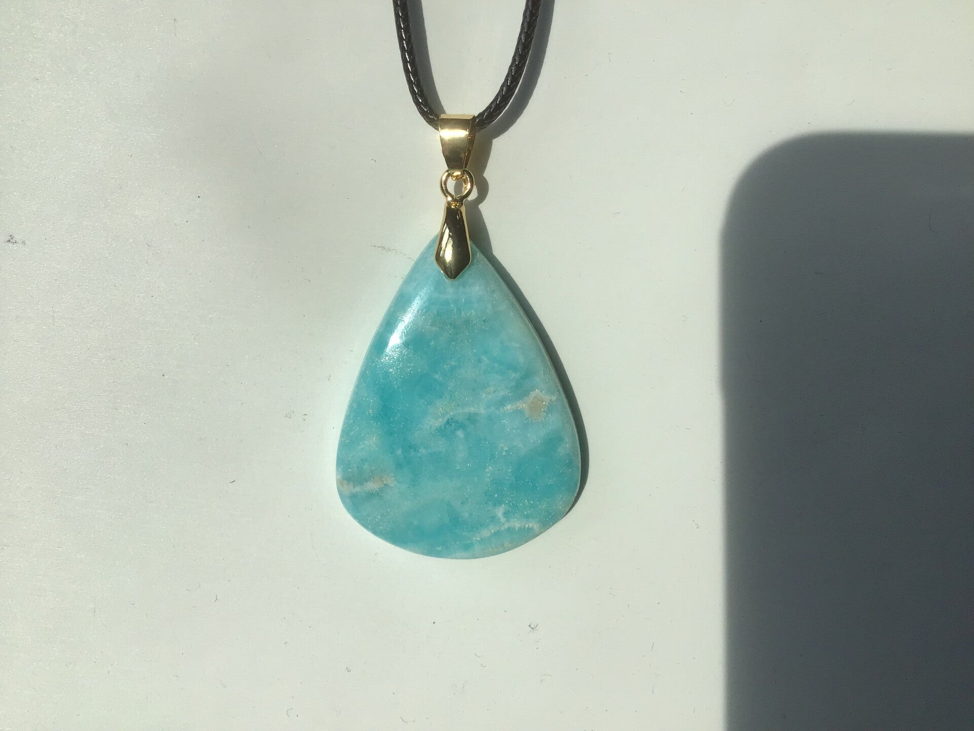 Pendentif aragonite bleue goutte