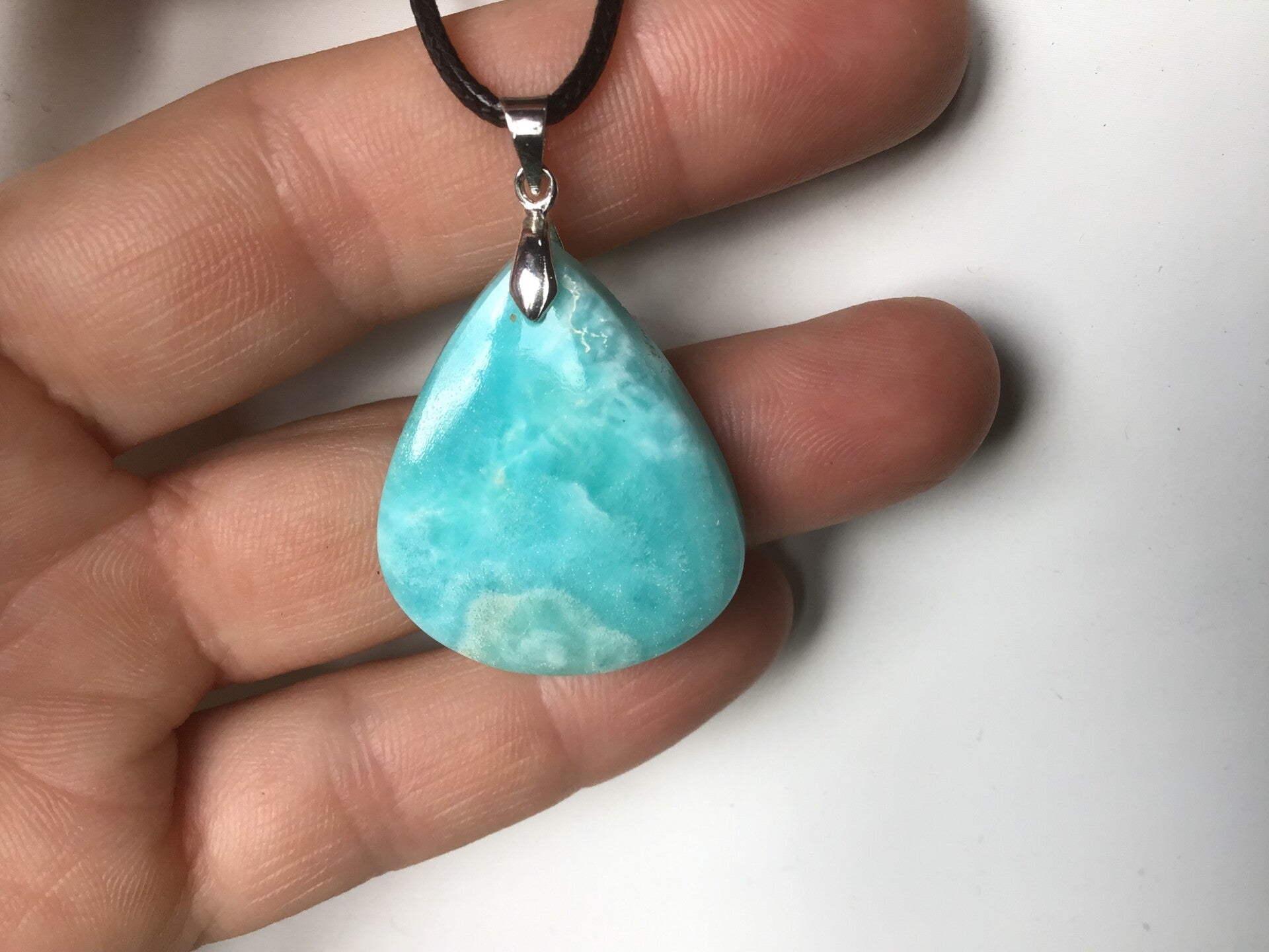 Pendentif aragonite bleue