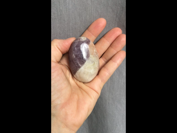 Angelite violette et calcite galet