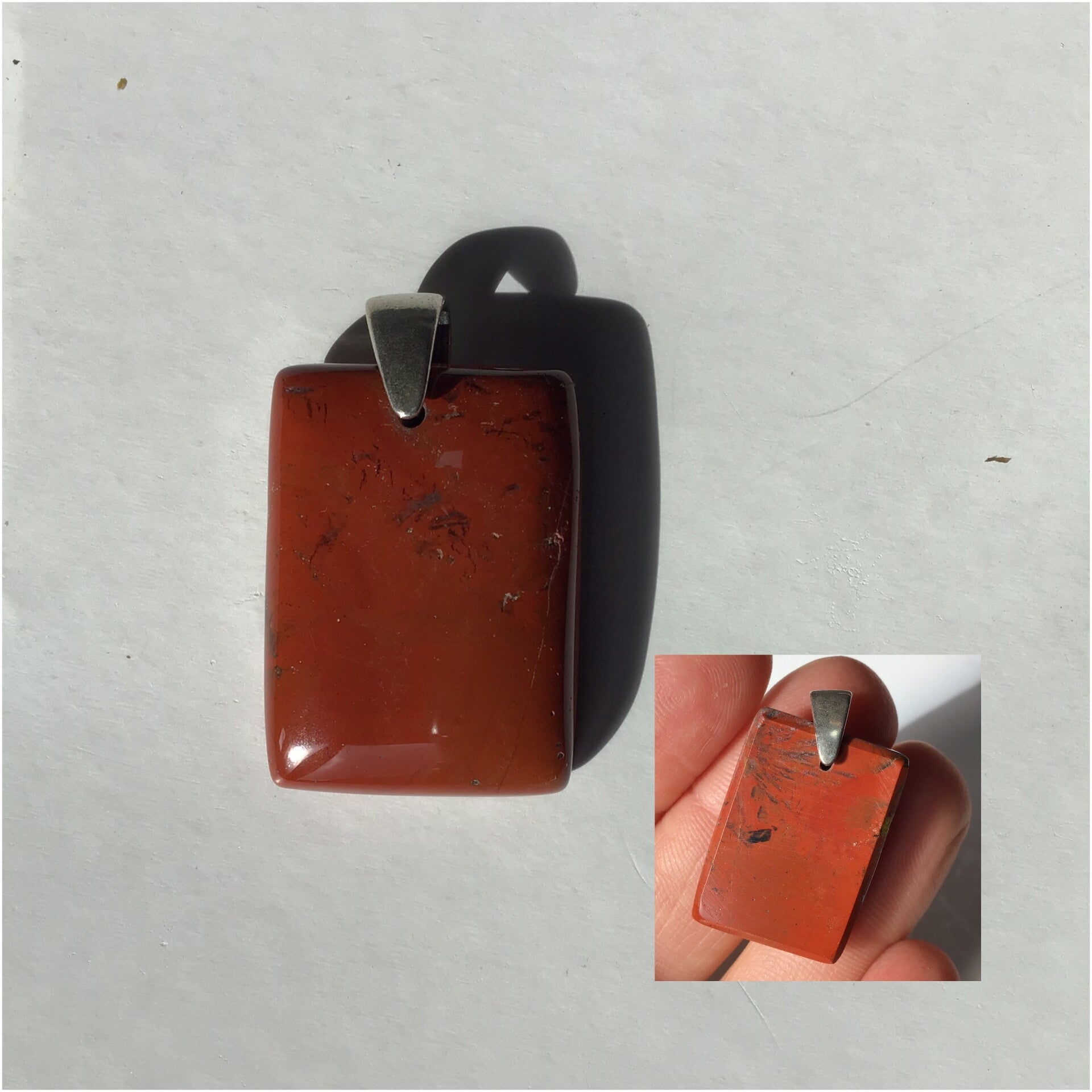 Pendentif jaspe rouge