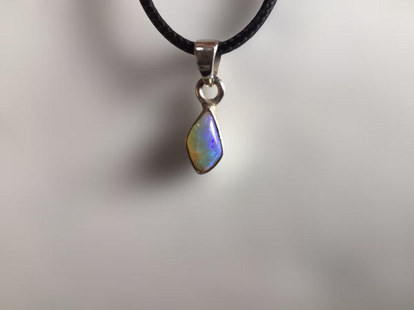 Pendentif opale Australie losange