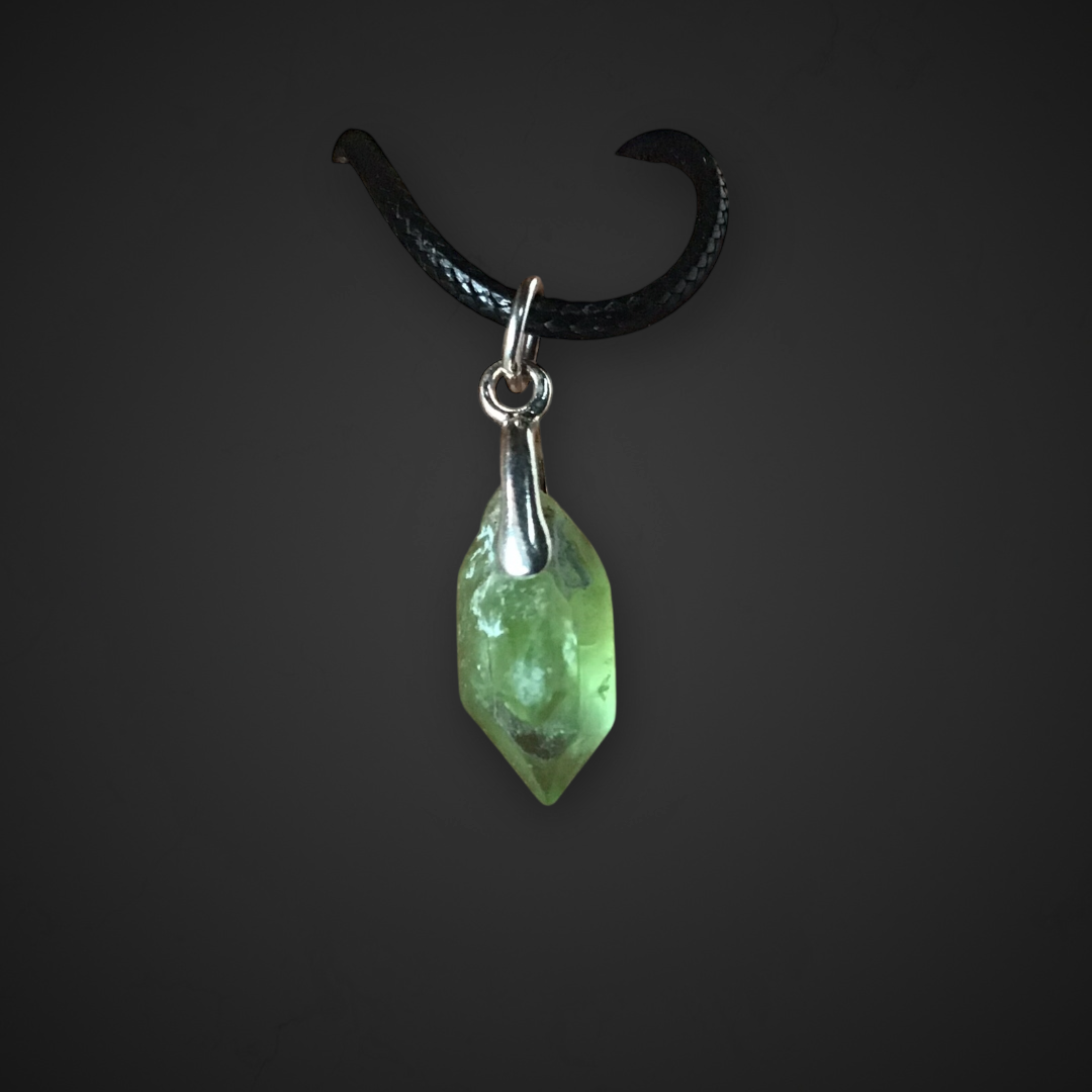 Pendentif peridot brut