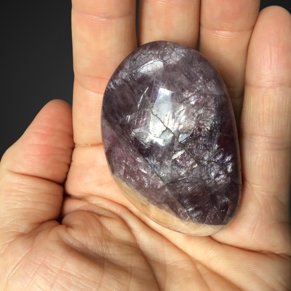 Galet anhydrite violette