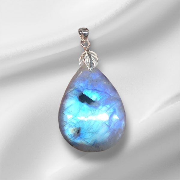 Pendentif labradorite blanche goutte bleu nacré