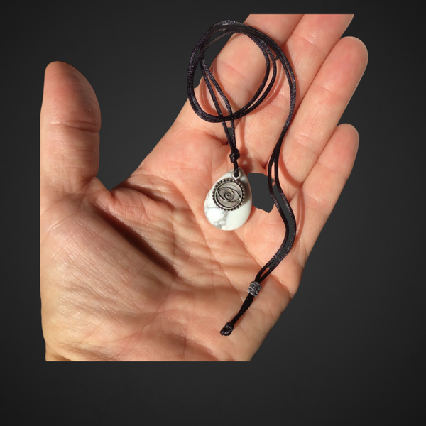 Pendentif howlite bon oeil