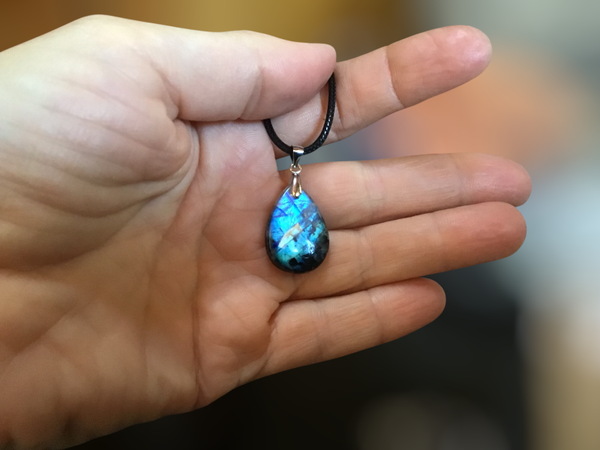 Goutte bleue peristerite