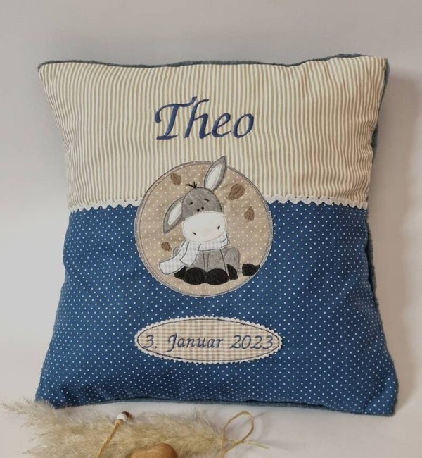 Personalisierte Kissenhülle „Esel Theo“ – handgemachtes Kinderkissen in Blau & Beige mit Namen