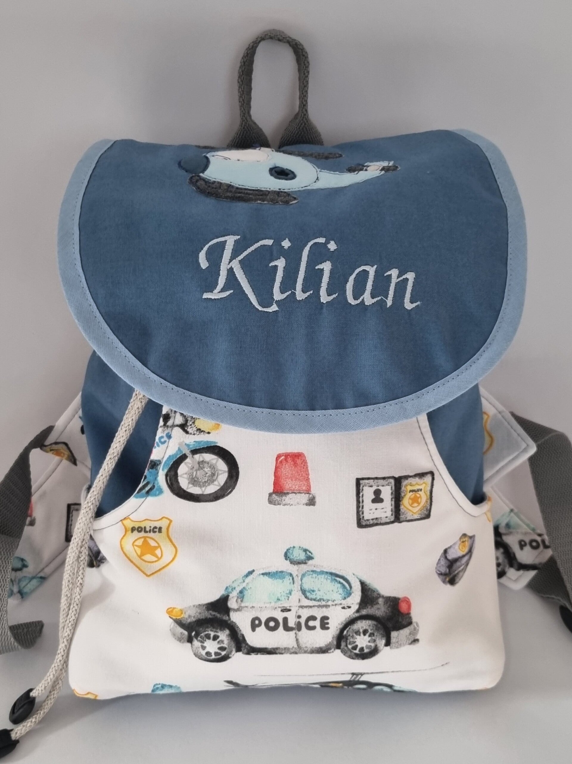 Personalisierter Kinderrucksack Polizei – handgemacht in Blau & Weiß mit Namen