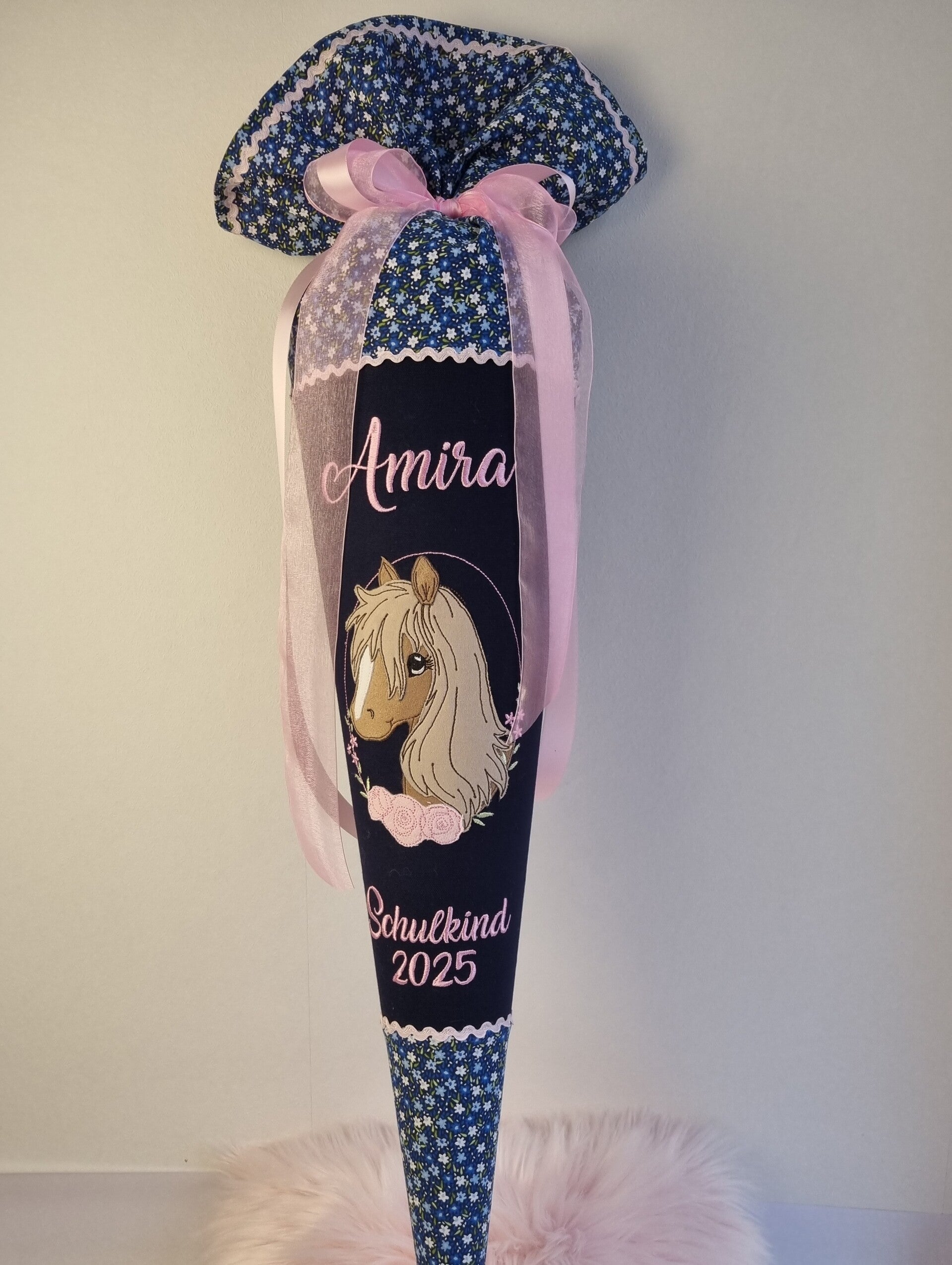Personalisierte Schultüte „Pferd Amira“ – handgemachte Schultüte für Mädchen mit Namen