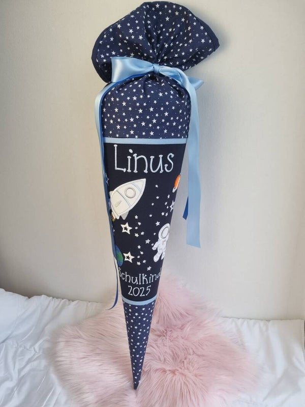 Personalisierte Schultüte „Rakete & Astronaut“ – handgemacht aus Stoff