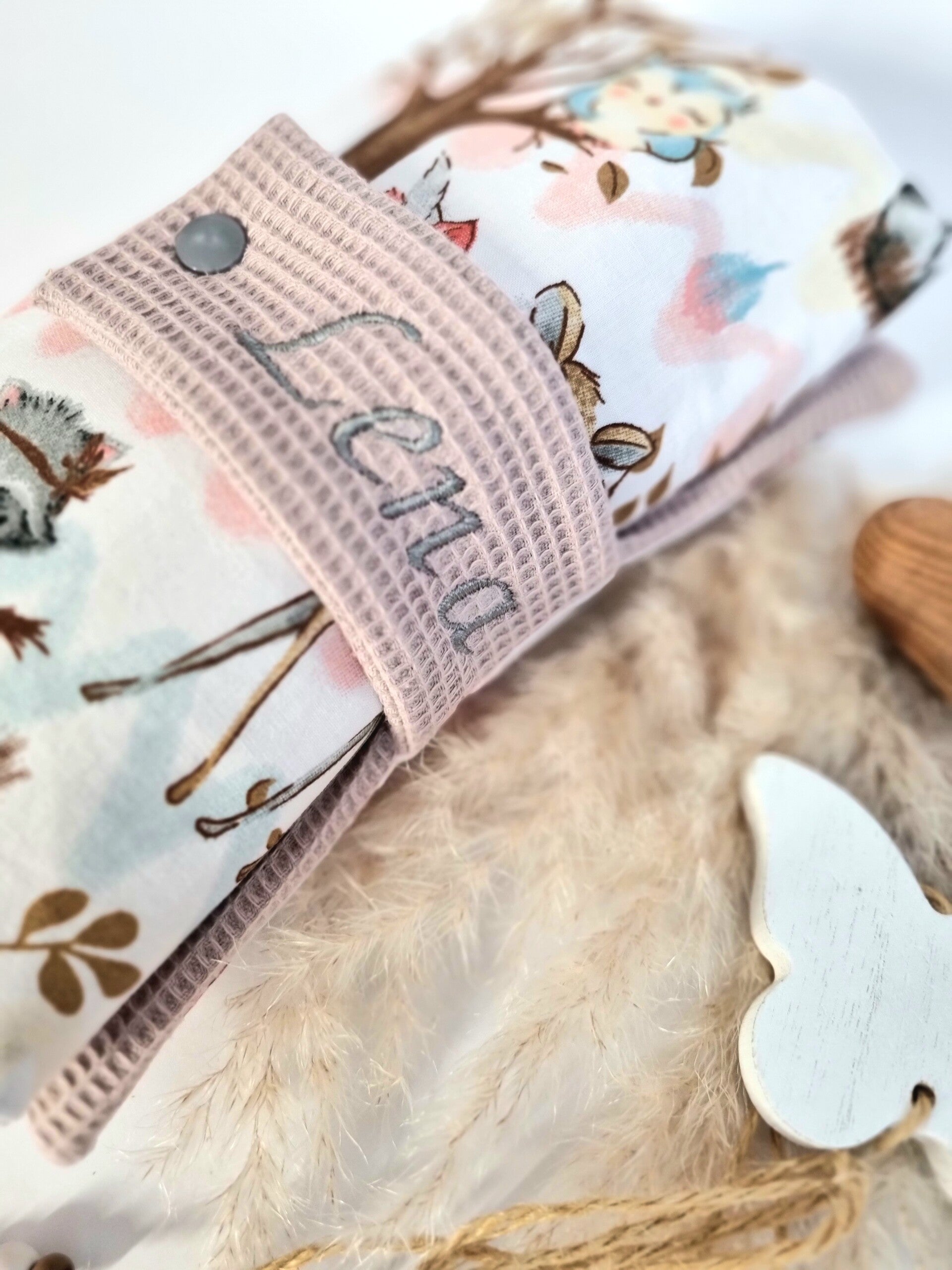 Windeltasche Waldtiere rosa – personalisierte Wickeltasche aus Waffelpique | handgemacht von Mariposa Design
