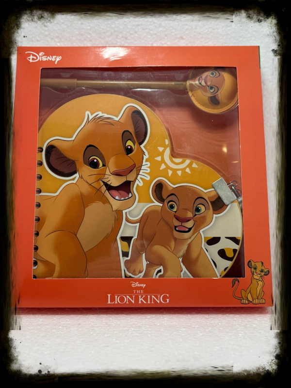 Karactermania Disney The Lion King “Africa-Heart” Dagboek + Pen – Geel – EAN 8445118077100