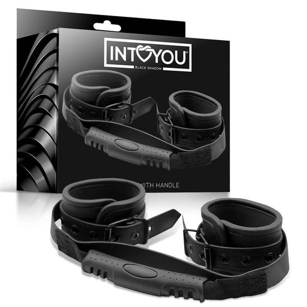 INTOYOU BLACK SHADOW Menottes en cuir végétalien avec poignée