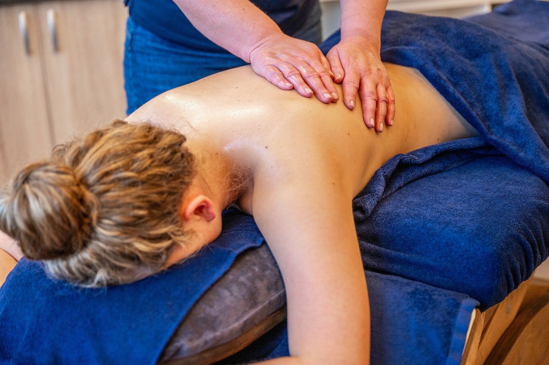 Massagepraijk Janneke, Ontspanningsmassage, Lomi Lomimassage, Hot Stonemassage, Gelaatsmassage Hattem