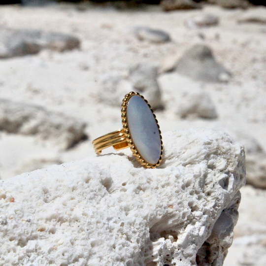 White sandy ring