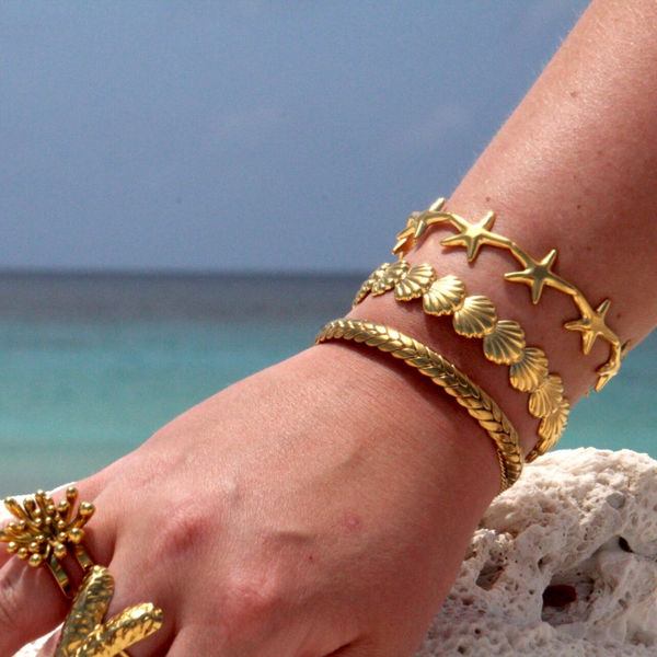 Sea star bangle