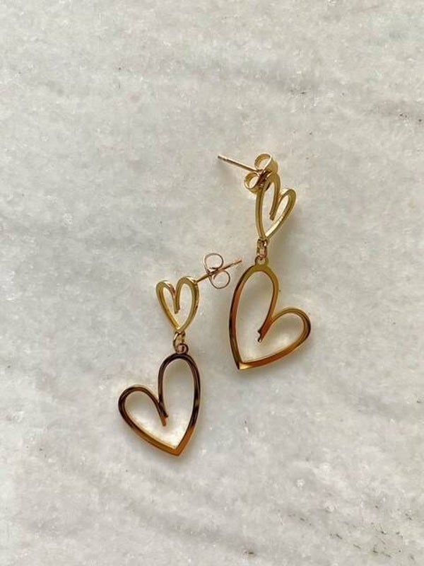 Gold love oorbellen
