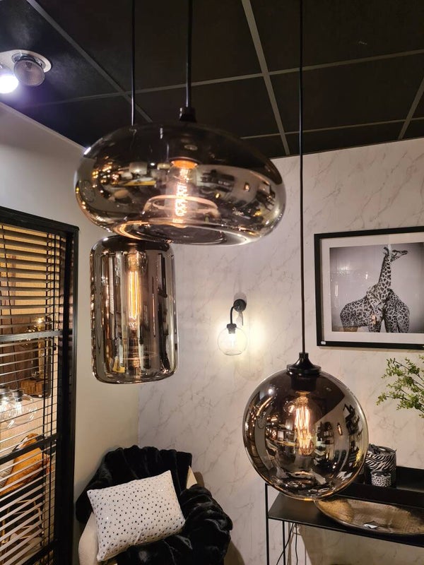 Hanglamp By Eve met zwarte ronde plafondplaat en 3 pendels