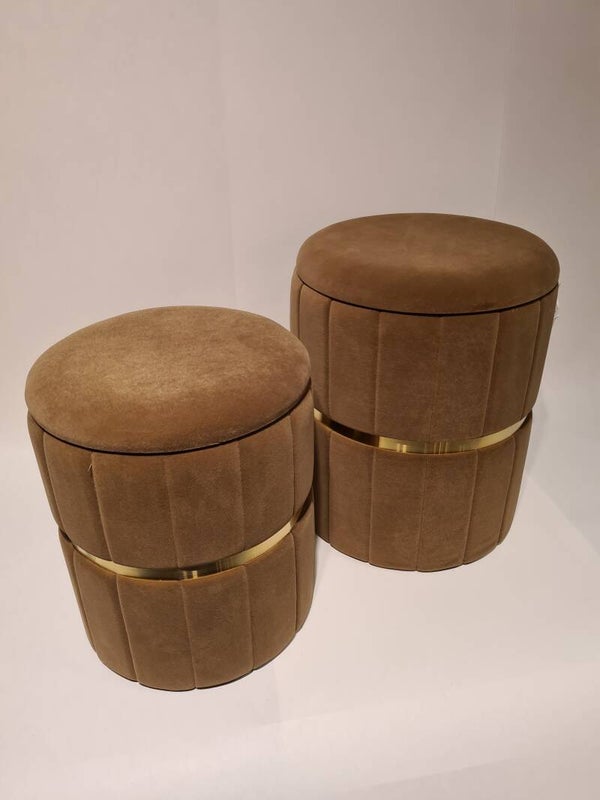 Opbergpoef in bruin fluweel met goudkleurige band - set van 2
