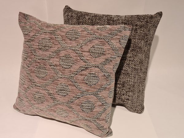 Kussen grijs met taupekleurige oog 45 x 45 cm