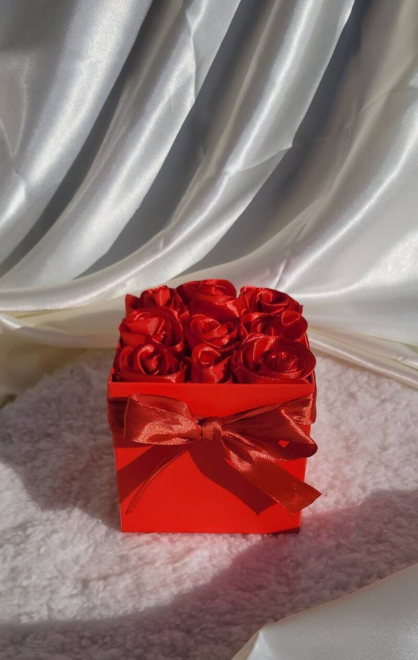 Eternal roses box rood/rood. Kies je eigen kleur rozen
