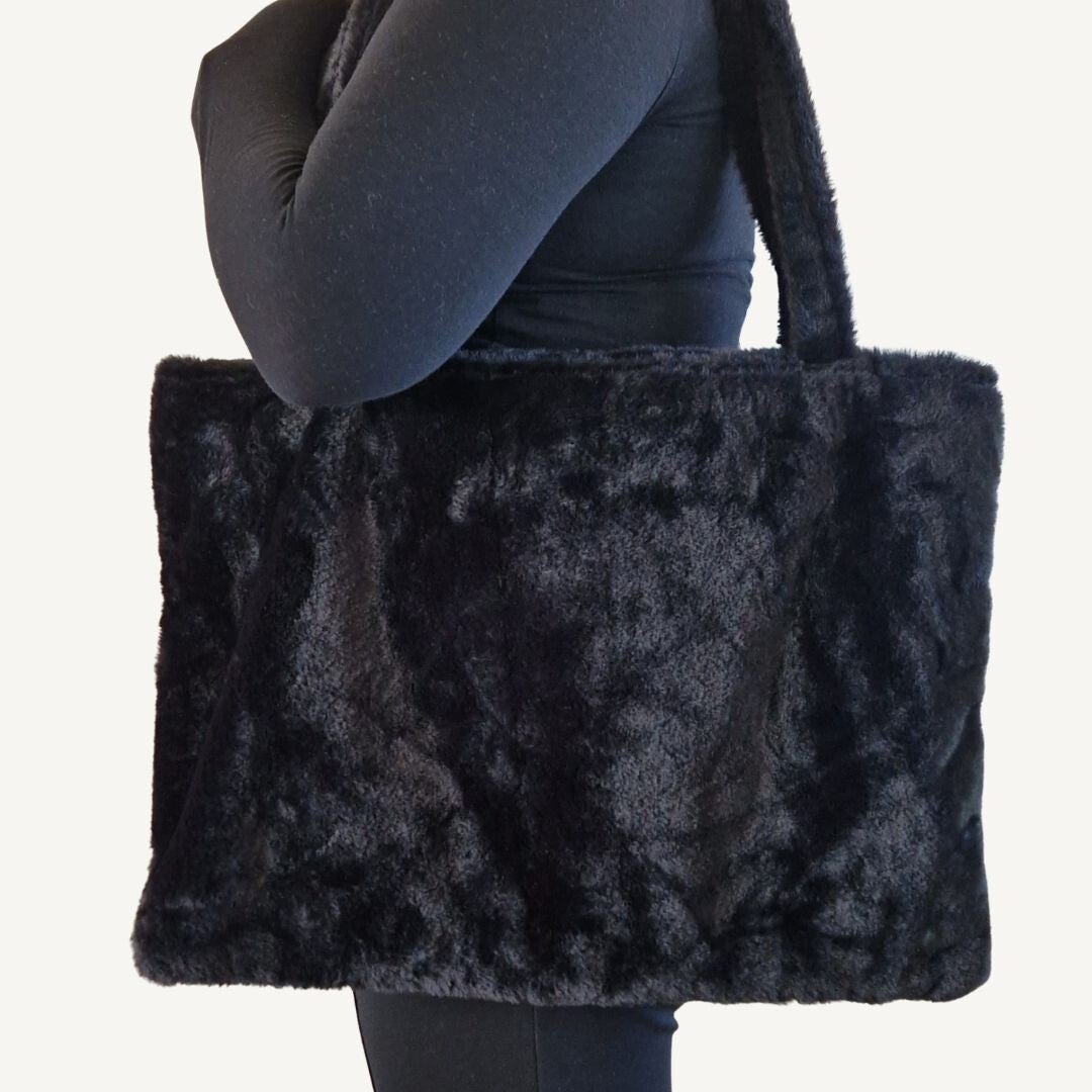 Personaliseer shopper faux fur zwart