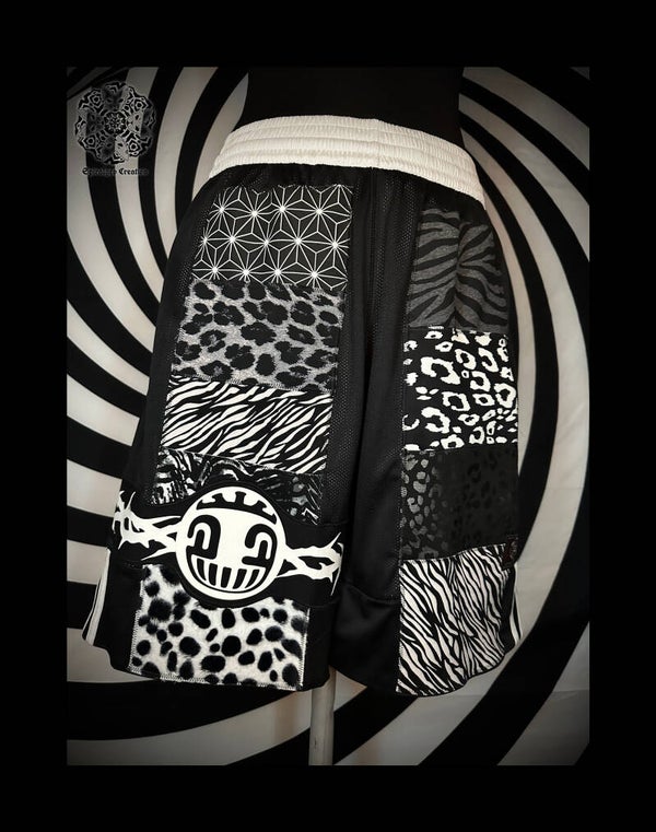 M0VEMENT II  Shorts