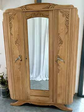 Flore : Armoire ancienne en chêne massif rénovée