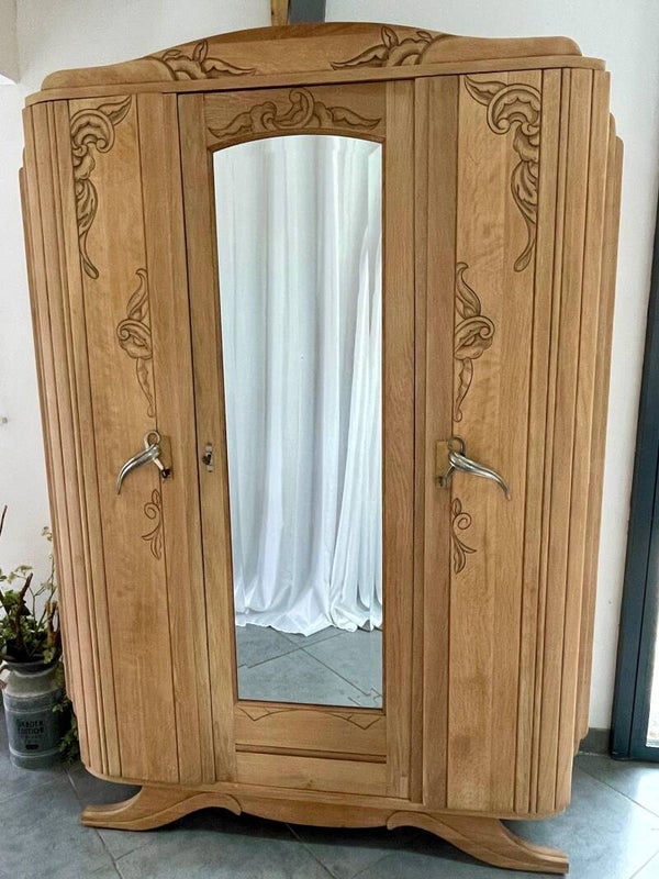 Flore : Armoire ancienne en chêne massif rénovée