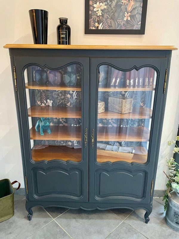 Colette : Vitrine en merisier relookée