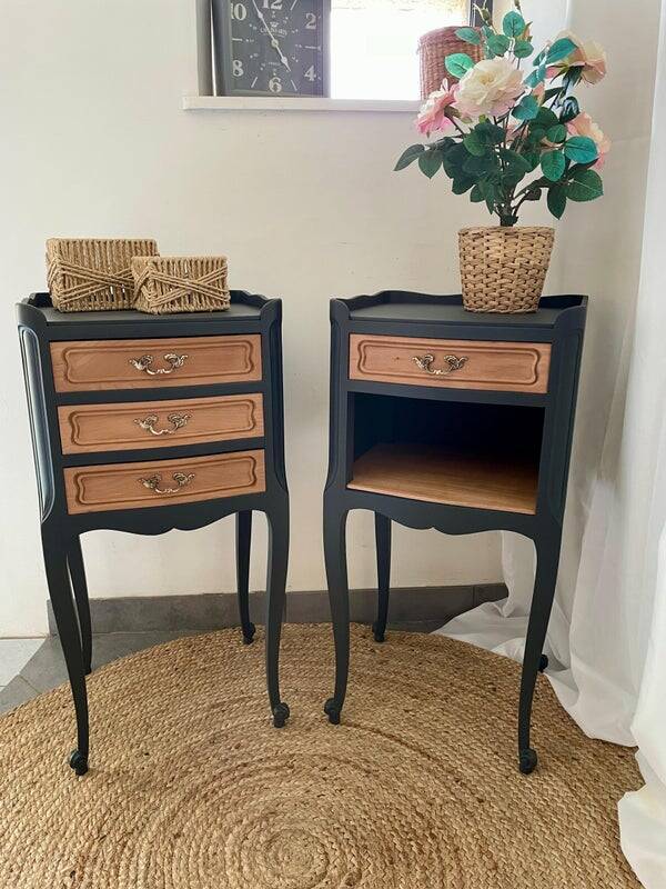 Duo de chevets en merisier relookés