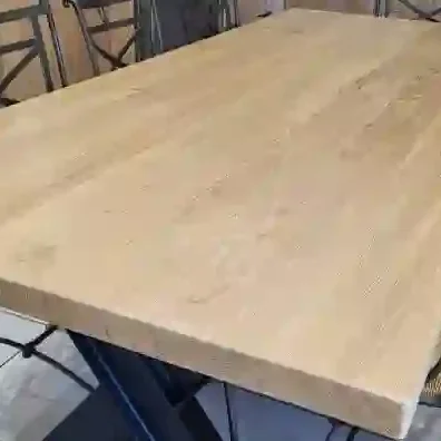 table rénovée