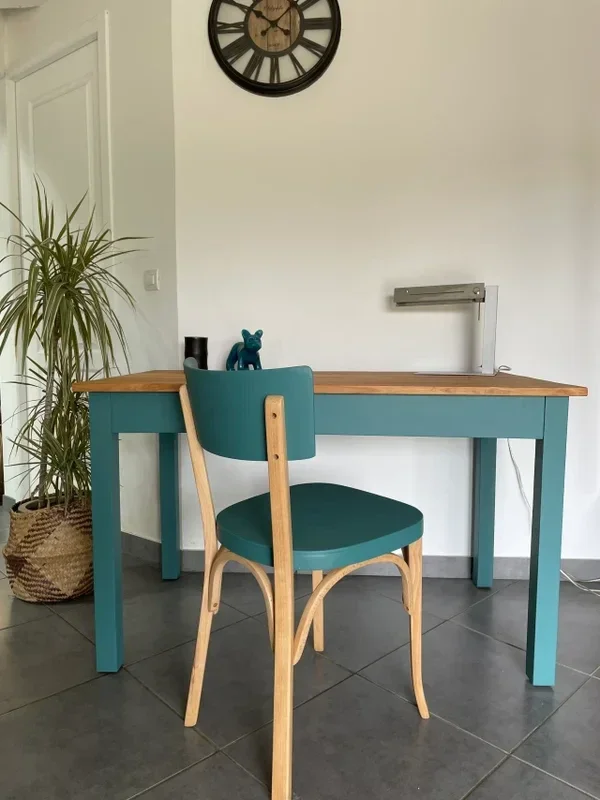 Hector : Bureau et sa chaise bistrot