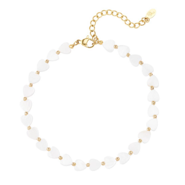 Enkelbandje witte hartjes