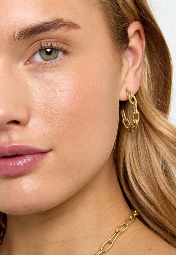 Subtiele schakel oorbellen goud