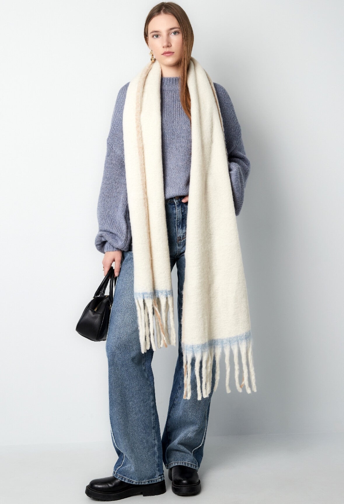 Warme wintersjaal - wit met accenten