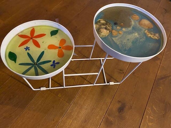 tafel zee en bloemen